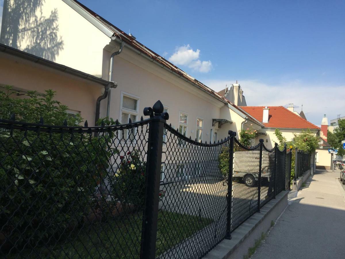 Terrasse Wohnungen Mit Parking In Zentrum Баден Екстериор снимка