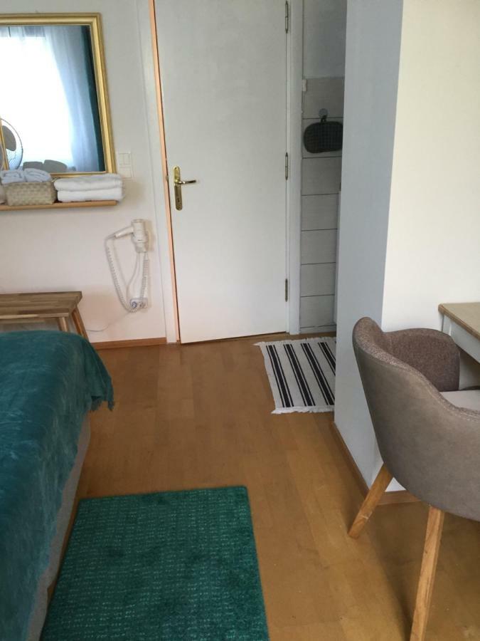 Terrasse Wohnungen Mit Parking In Zentrum Баден Екстериор снимка