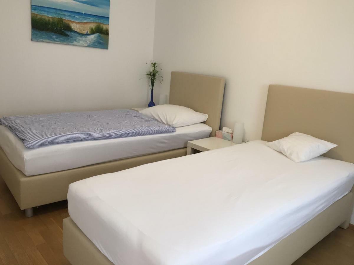 Terrasse Wohnungen Mit Parking In Zentrum Баден Екстериор снимка